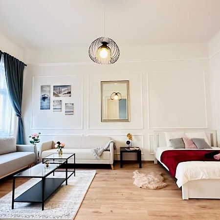 Jozsef 18 Apartment - 5 Mins To New York Cafe Budapest Ngoại thất bức ảnh