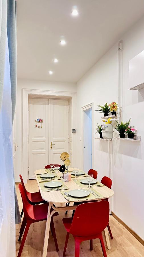 Jozsef 18 Apartment - 5 Mins To New York Cafe Budapest Ngoại thất bức ảnh