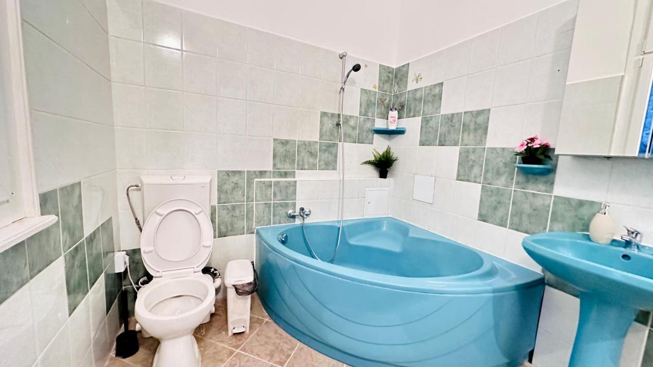 Jozsef 18 Apartment - 5 Mins To New York Cafe Budapest Ngoại thất bức ảnh