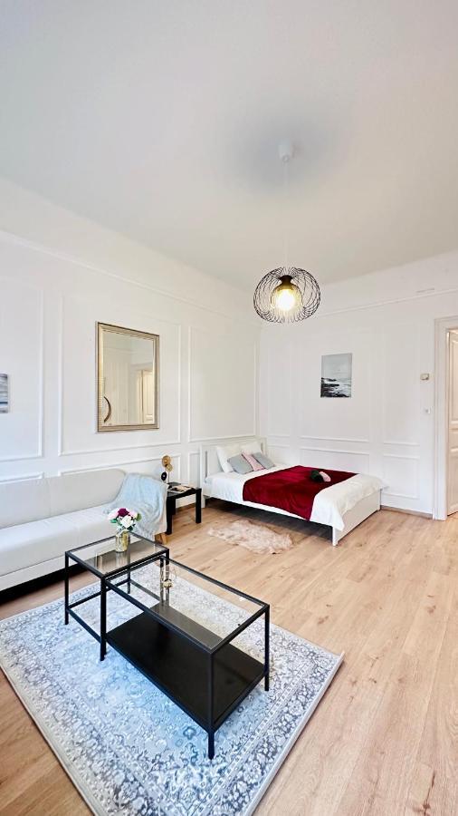 Jozsef 18 Apartment - 5 Mins To New York Cafe Budapest Ngoại thất bức ảnh