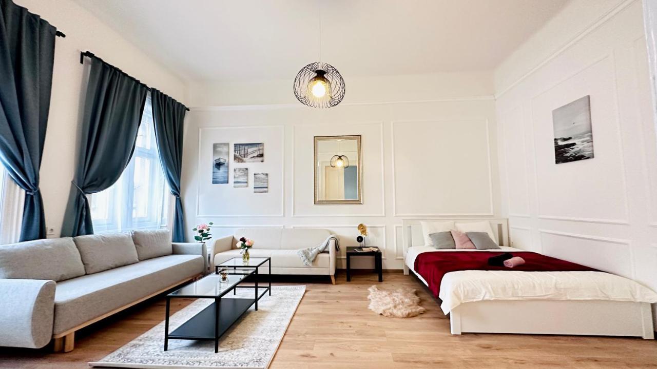 Jozsef 18 Apartment - 5 Mins To New York Cafe Budapest Ngoại thất bức ảnh