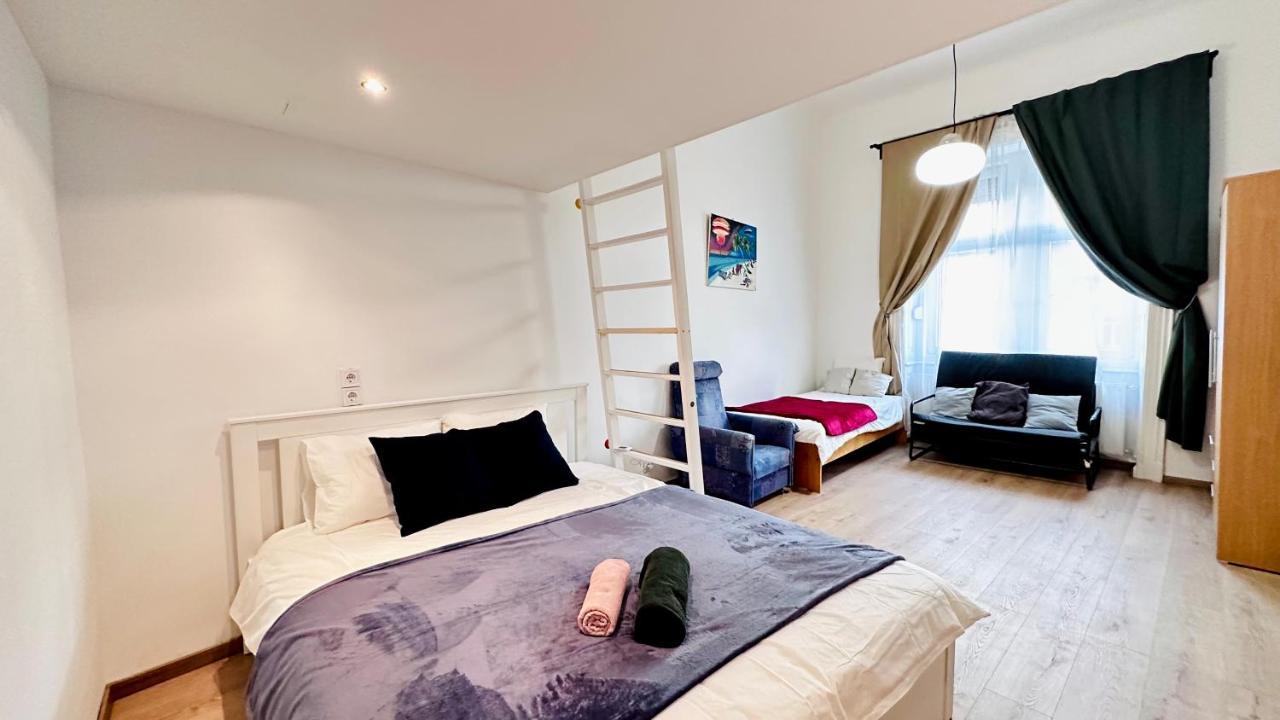Jozsef 18 Apartment - 5 Mins To New York Cafe Budapest Ngoại thất bức ảnh